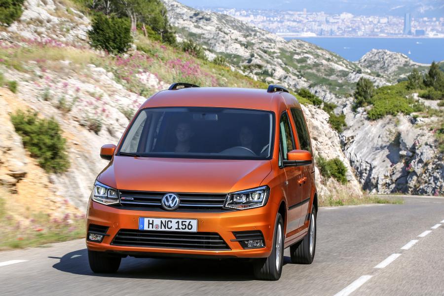  Volkswagen Caddy Beach 4Motion 2015 года  (фото 5 из 6)